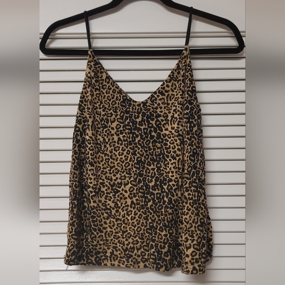 Abound - Cheetah Print V-Neck Sleeveless Top